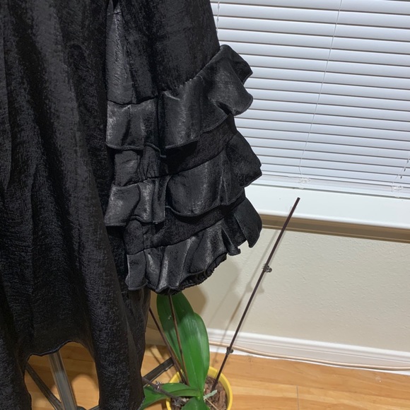 GORGEOUS Lounge Robe - Picture 2 of 5